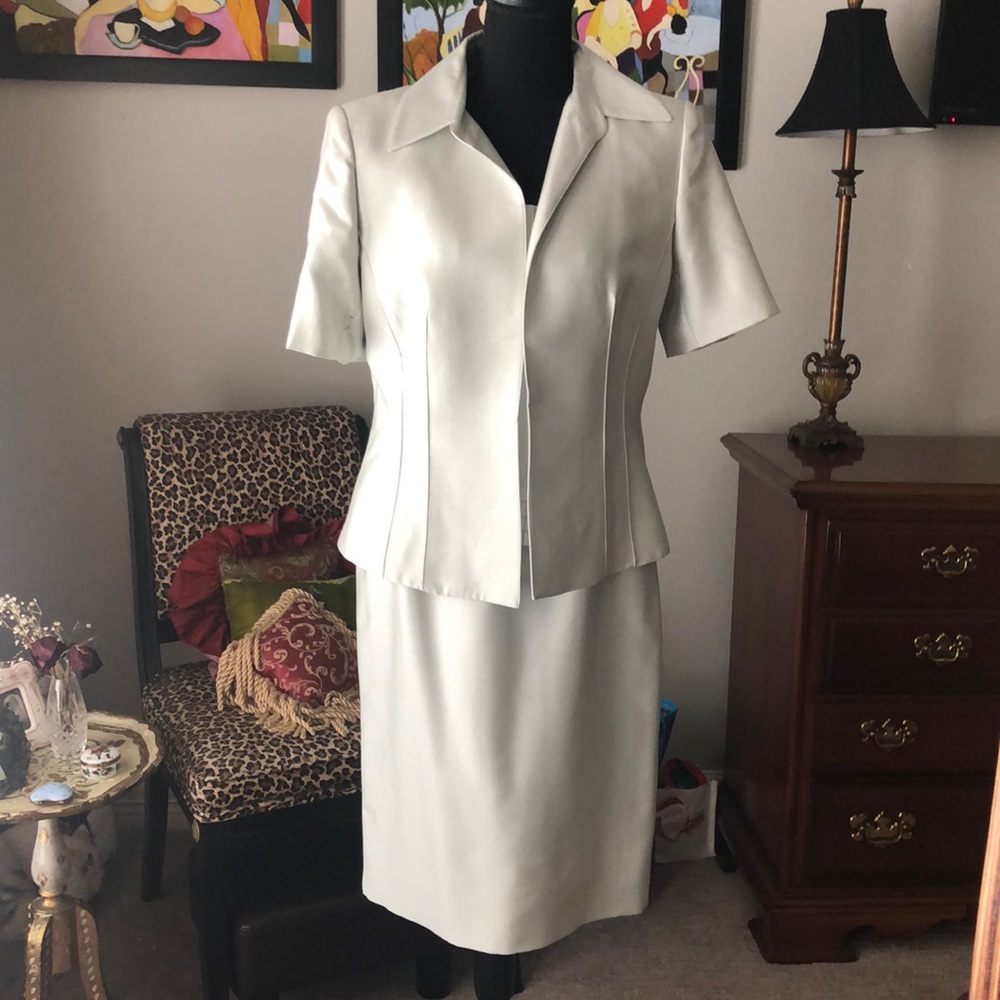 Albert Nipon 3 piece suite size 10